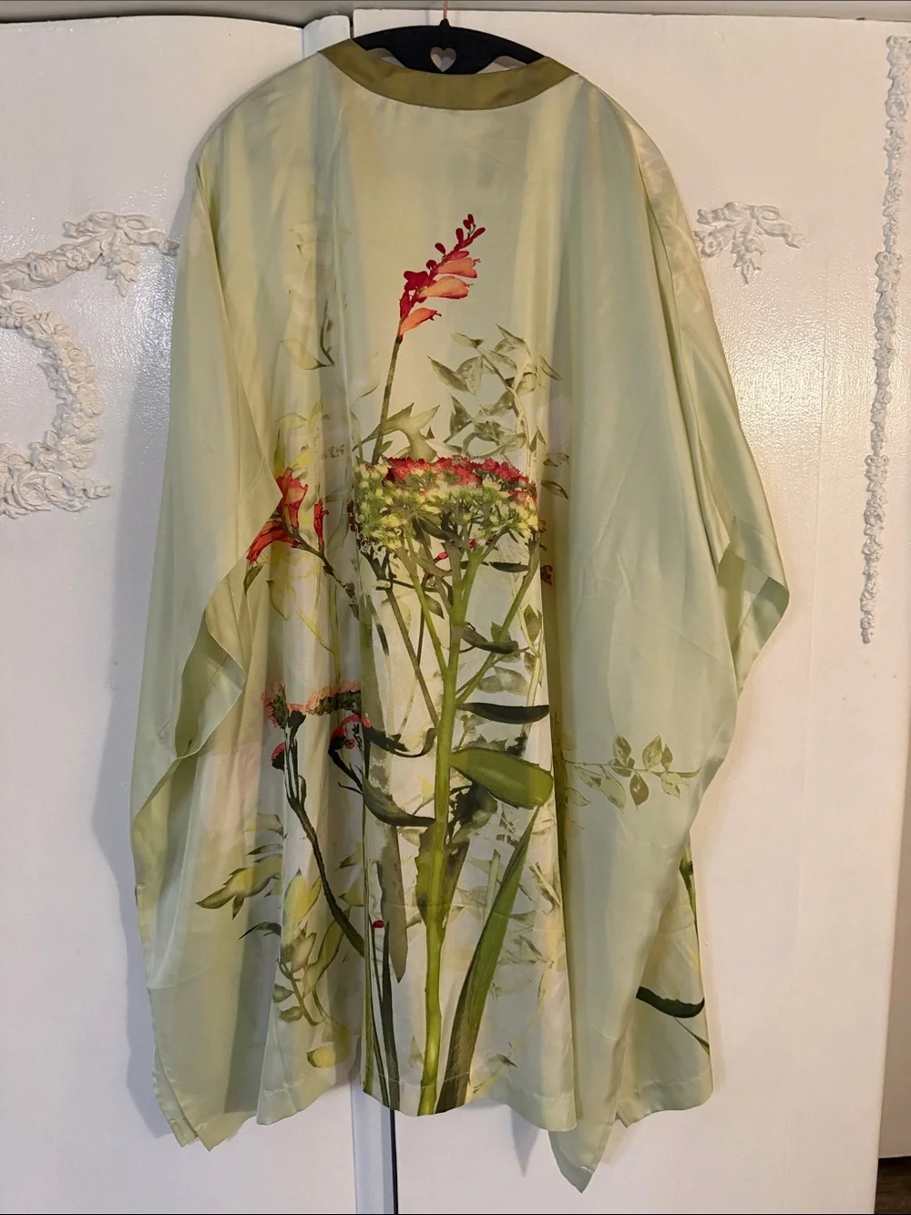 Chico's Lightweight Floral 100% Silk Kimono in Pale Green with Pink Accents